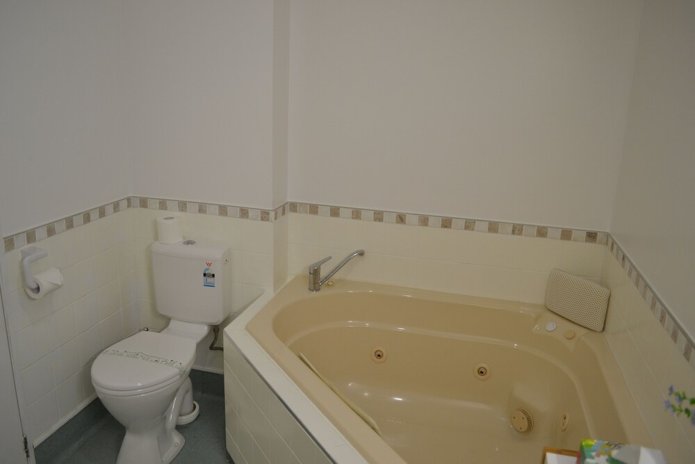 Jetted Tub