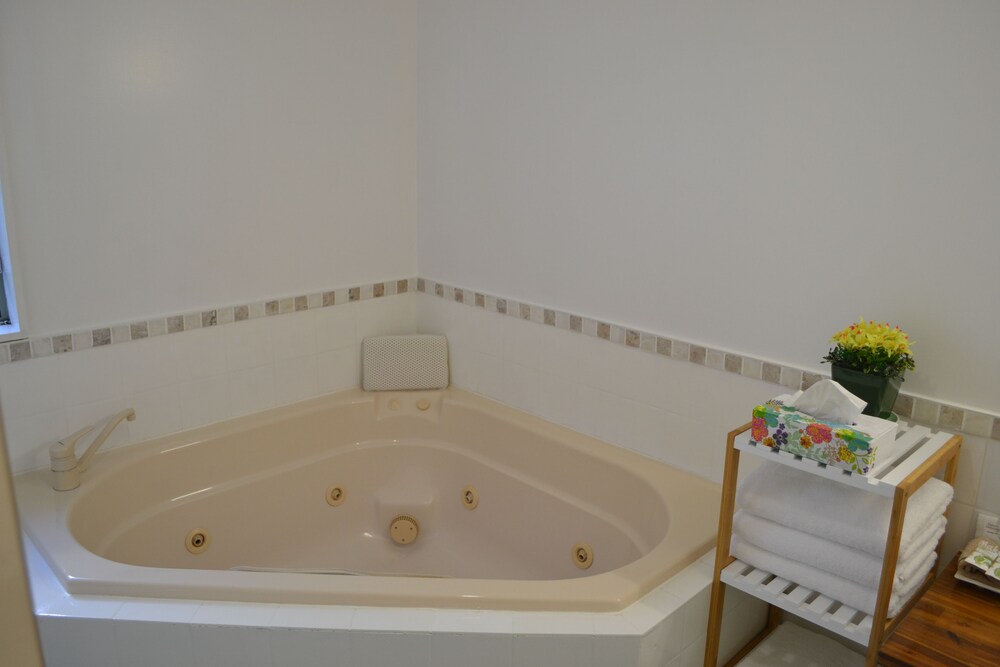 Jetted Tub