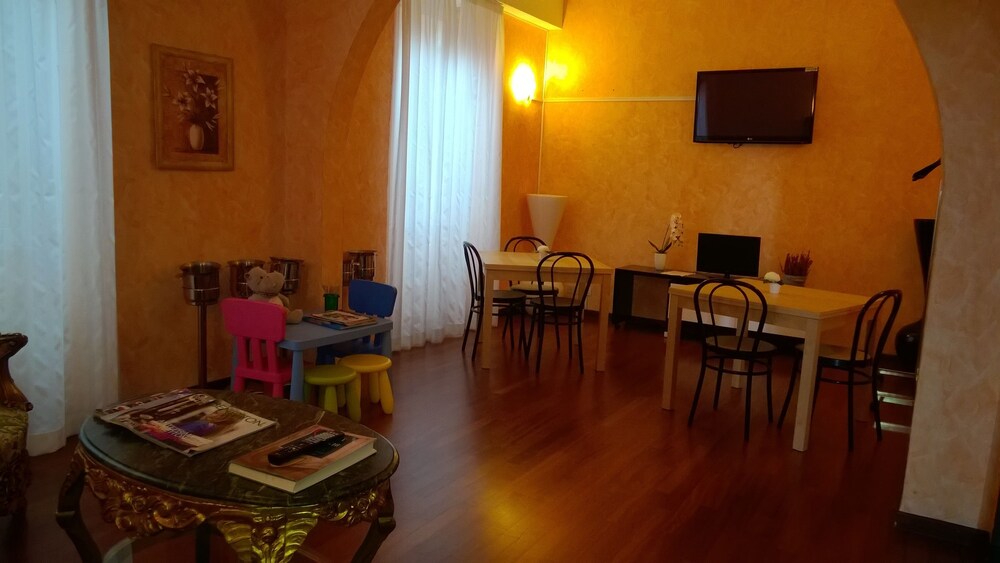 Lounge executive