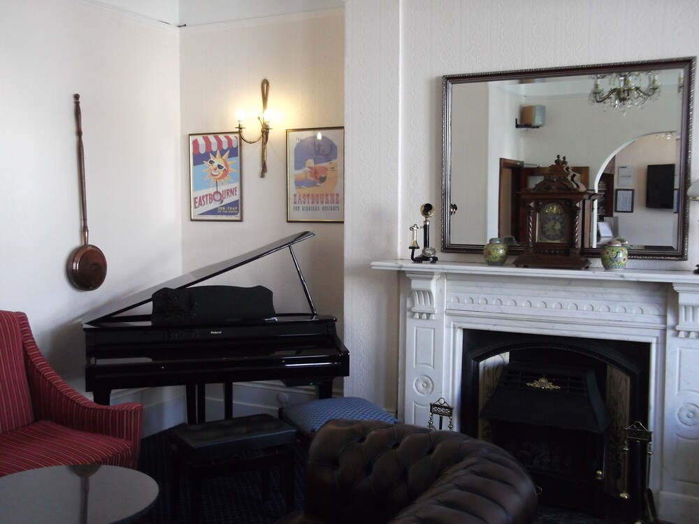 Hotel Lounge