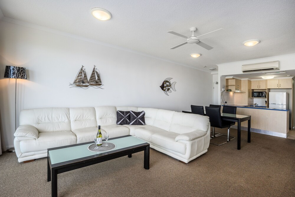 2 Bedrooms Ocean View Standard Apartment - Living Room