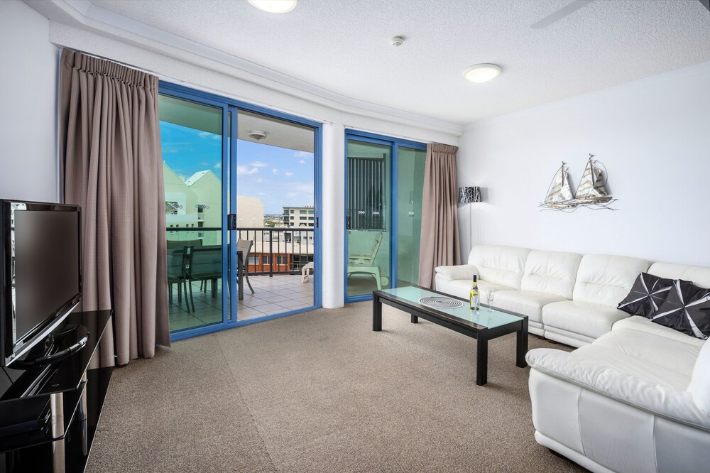 2 Bedrooms Ocean View Standard Apartment - Living Room
