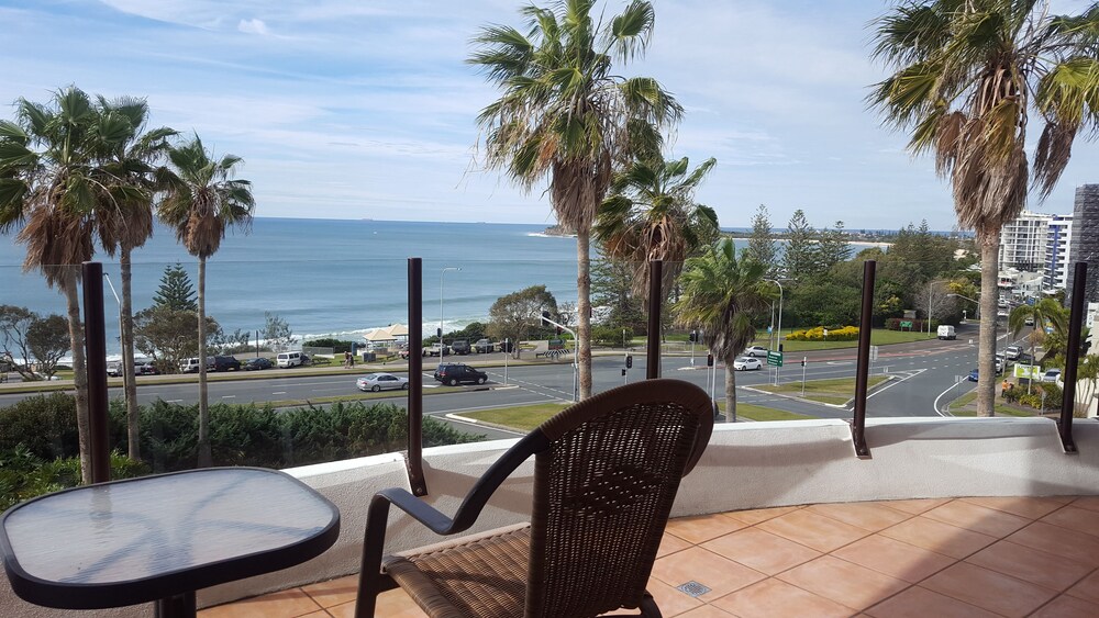3 Bedrooms Apartment (Marina Heights - Stairs Access Only) - Balcony