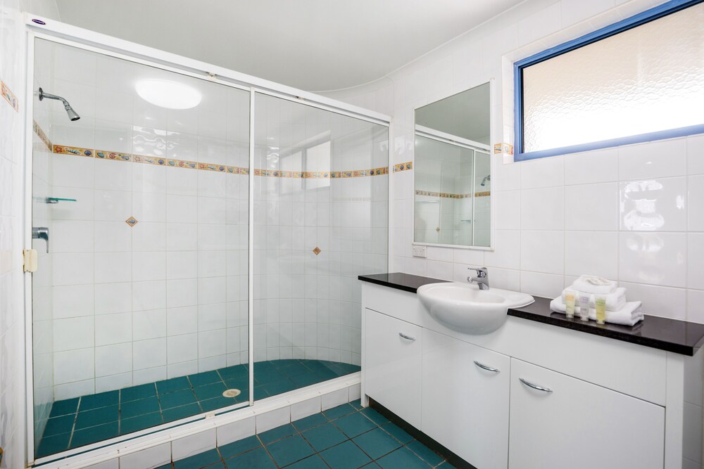 1 Bedroom Standard Apartment - Bathroom