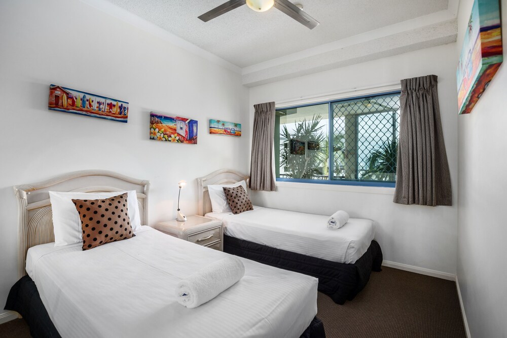 2 Bedrooms Standard Apartment - Guestroom