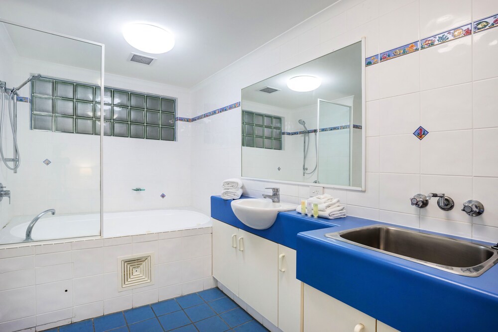 1 Bedroom Standard Apartment - Bathroom