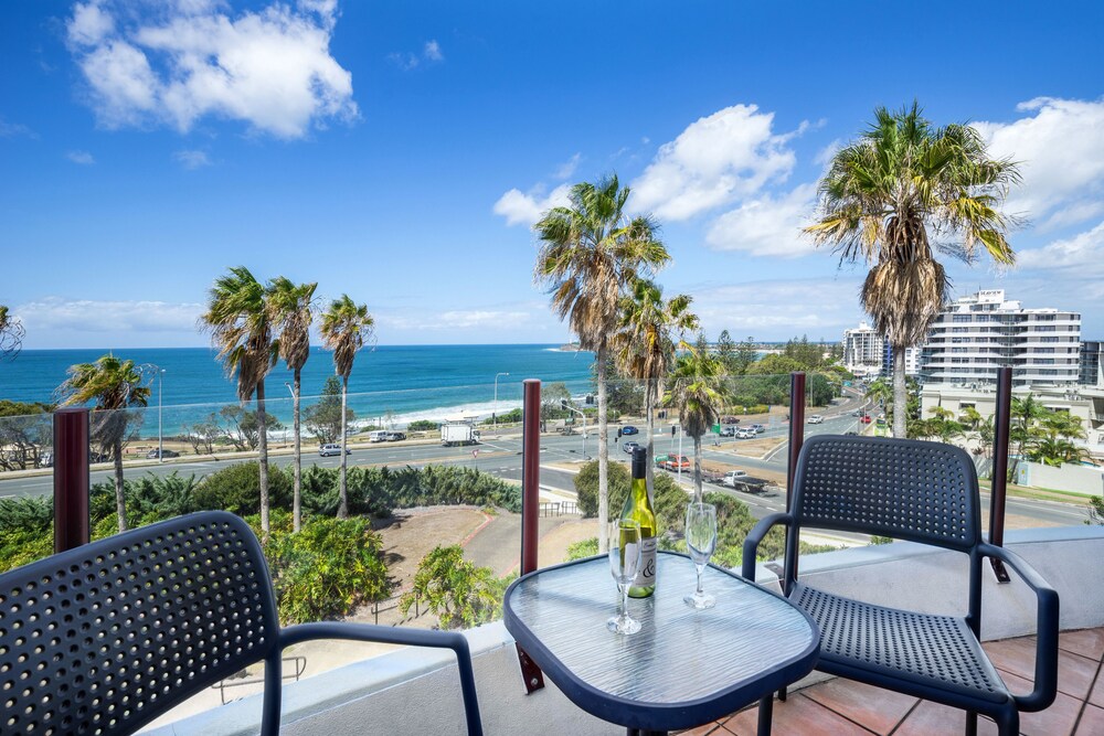 3 Bedrooms Apartment (Marina Heights - Stairs Access Only) - Balcony