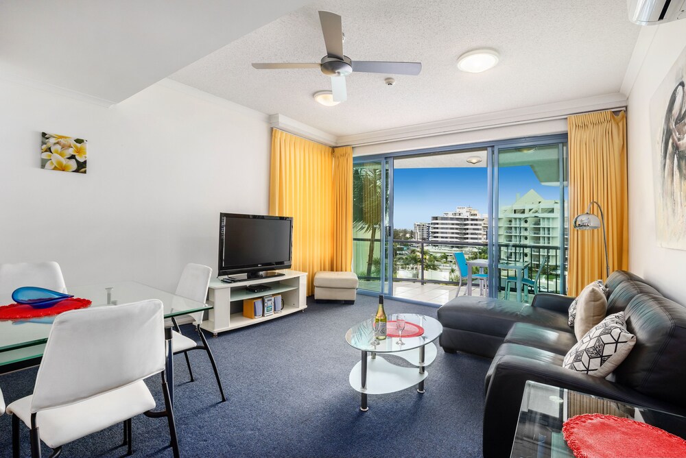 1 Bedroom Standard Apartment - Living Room
