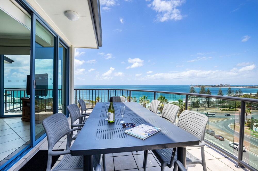 3 Bedrooms Luxury Apartment - Guestroom View