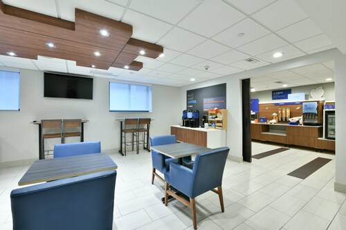 Holiday Inn Express Staten Island West, an IHG Hotel