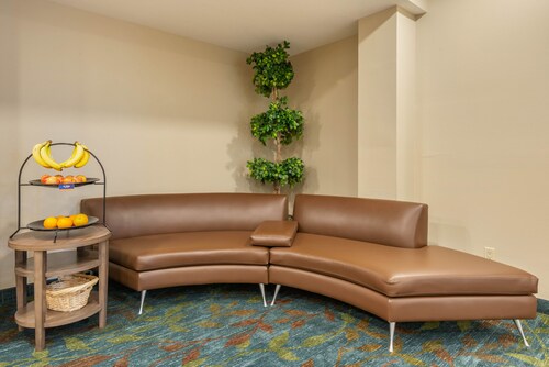Candlewood Suites Fort Myers Sanibel Gateway