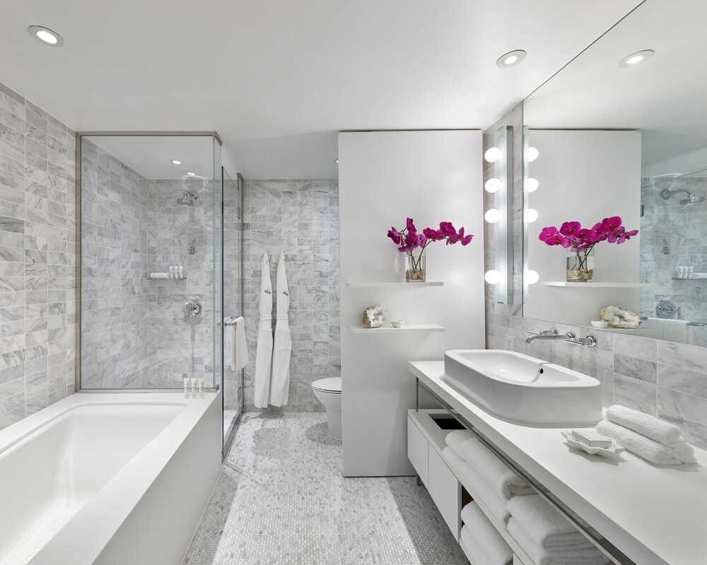 Deep Soaking Bathtub