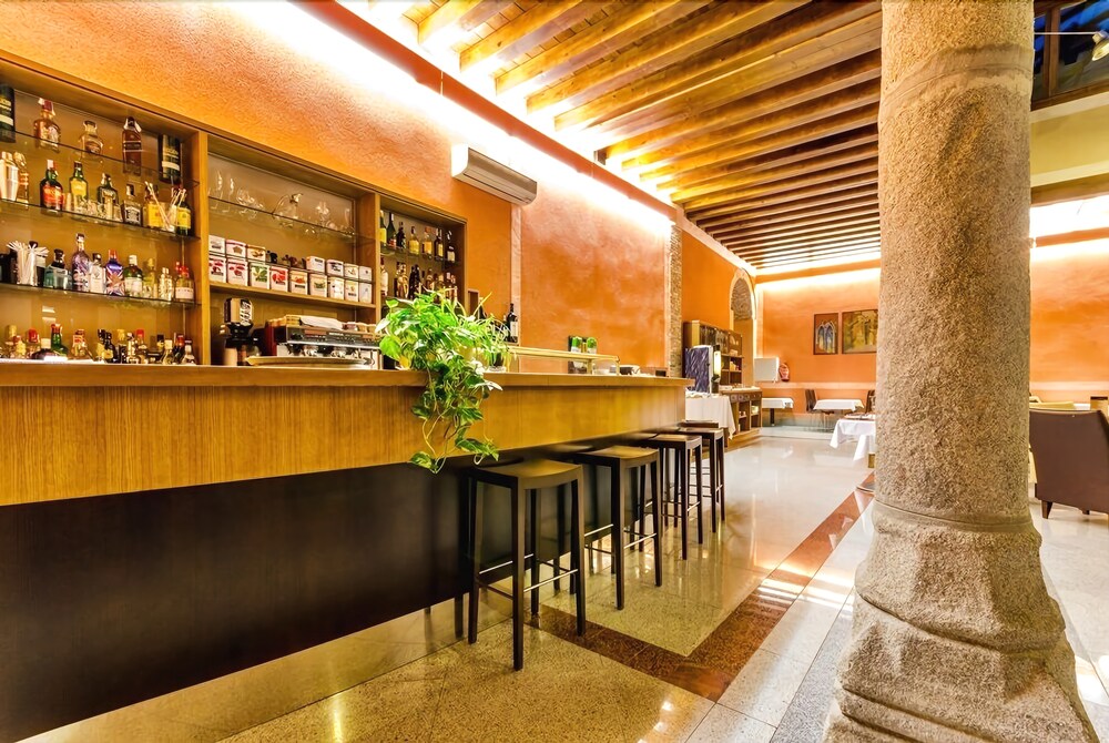 Hotel Bar