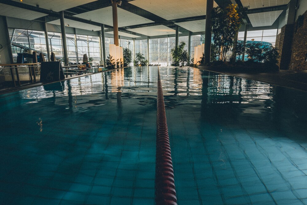 Innendørsbasseng