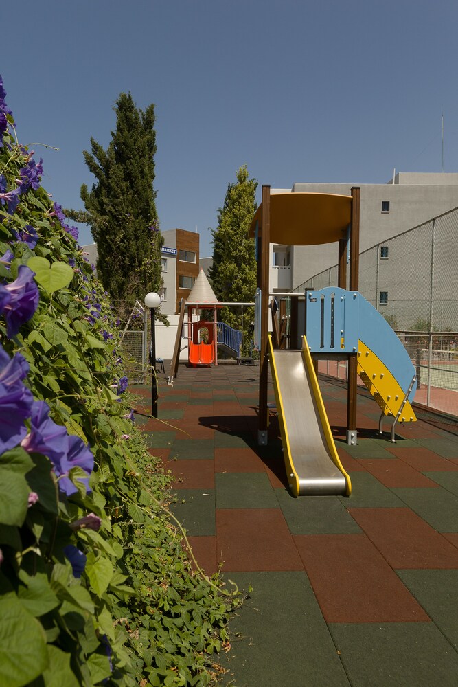 Childrens Play Area - Outdoor