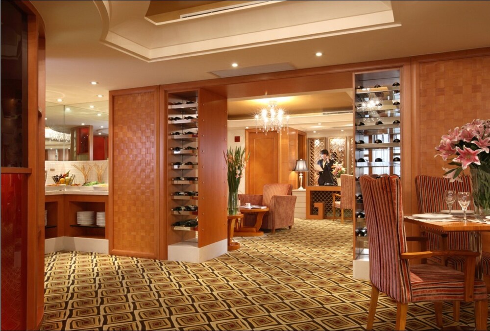 Hotel Lounge