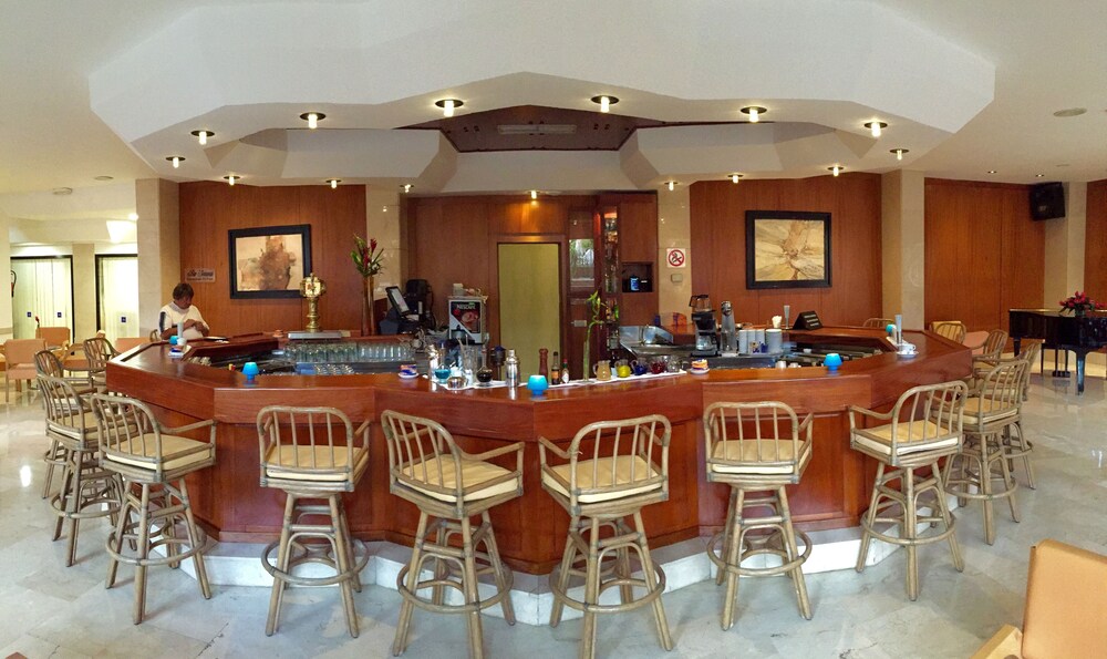Hotel Bar