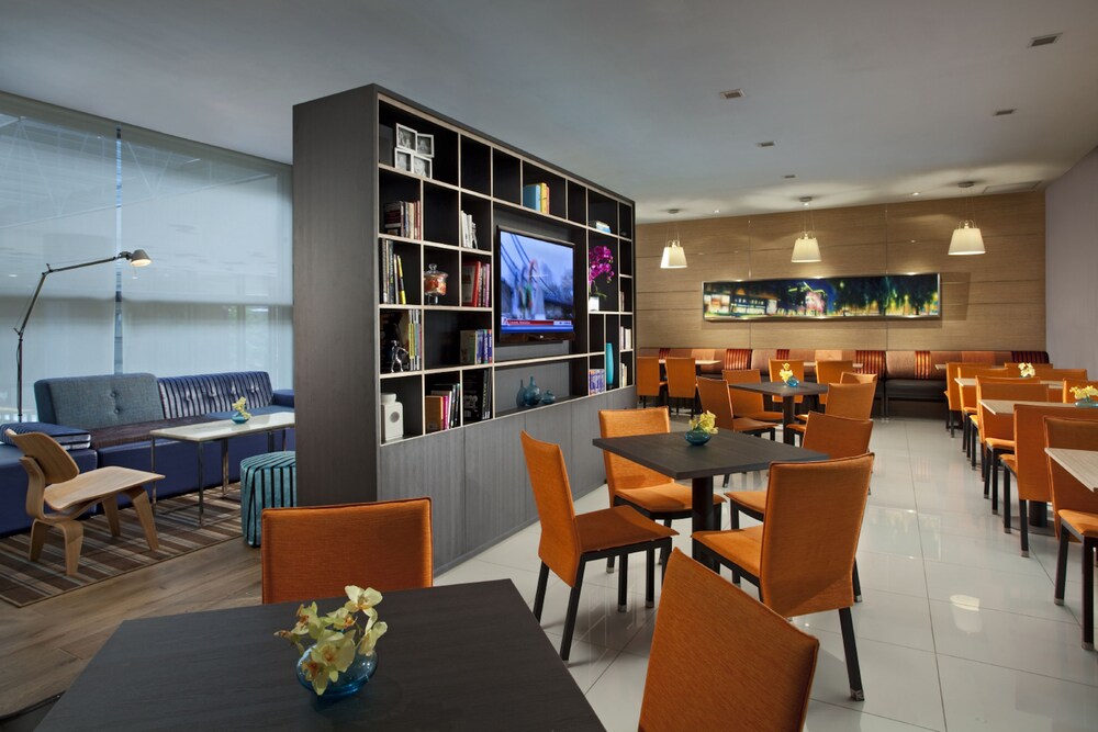 Hotel Lounge