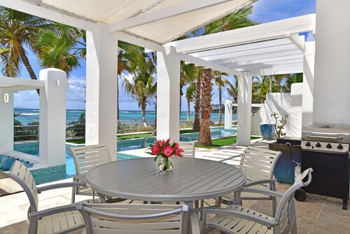 Coral Beach Club Villas & Marina