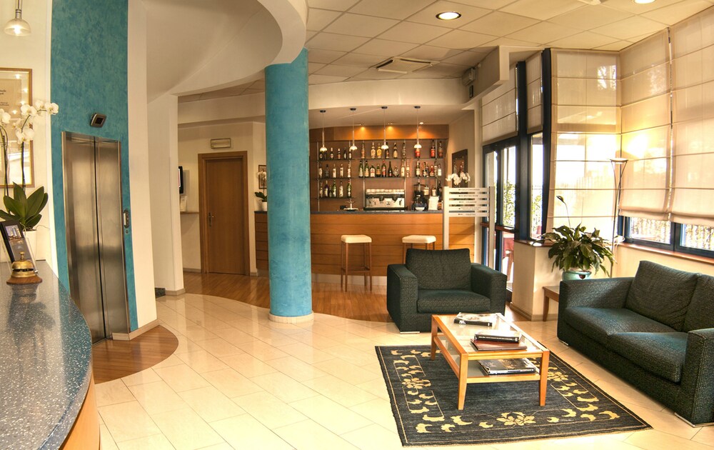 Hotel Lounge