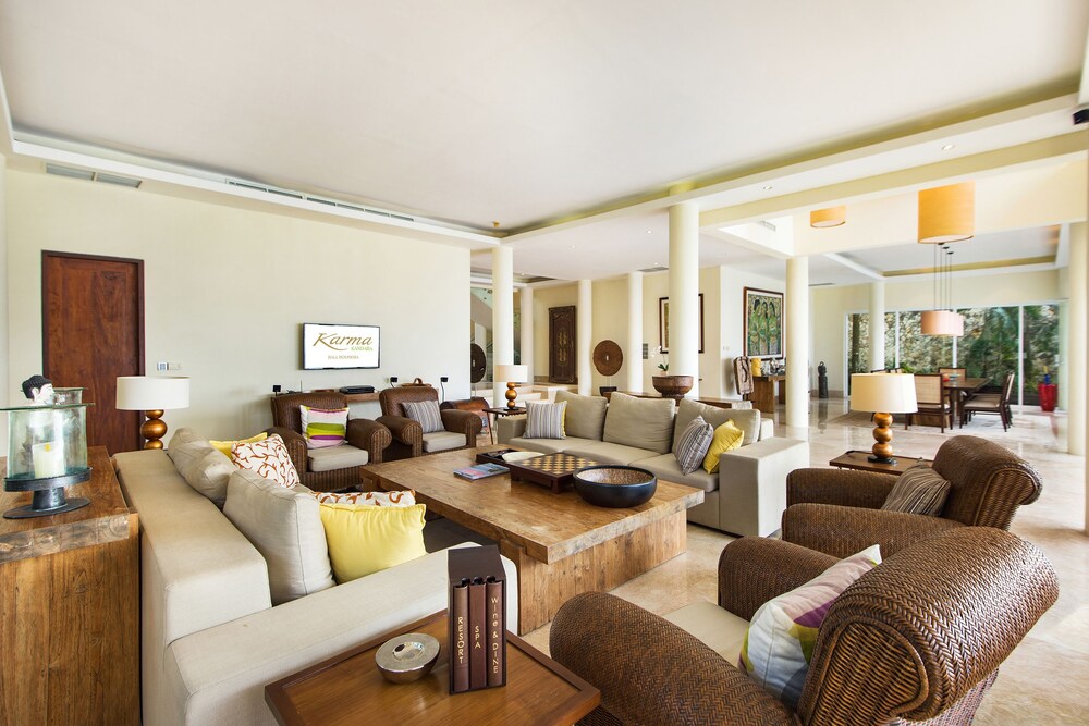 Grand Villa, 5 Bedrooms, Private Pool, Ocean View - Living Room