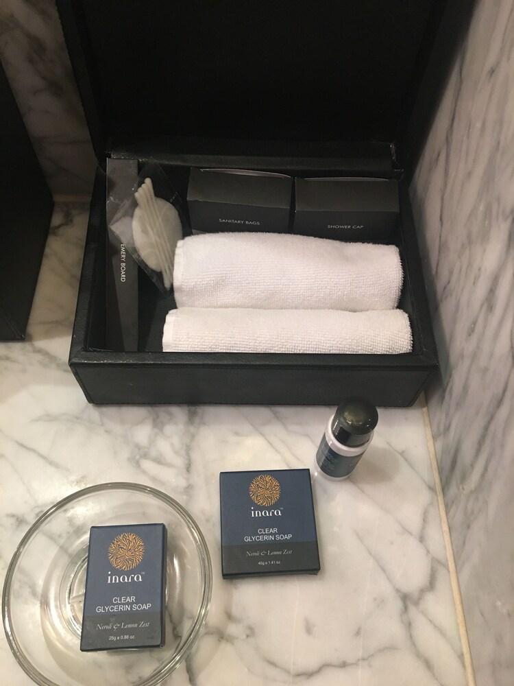 Two Bed Room Residence - Bathroom Amenities