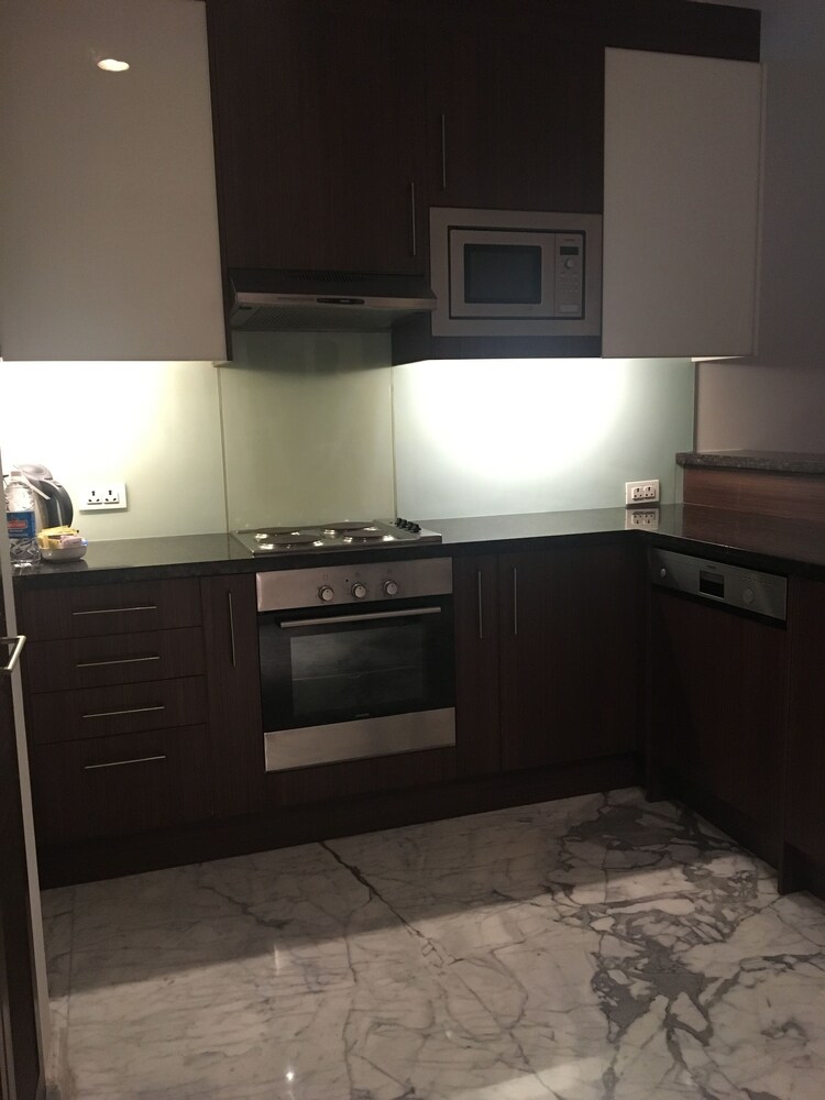 Studio, 1 King Bed - In-Room Kitchen