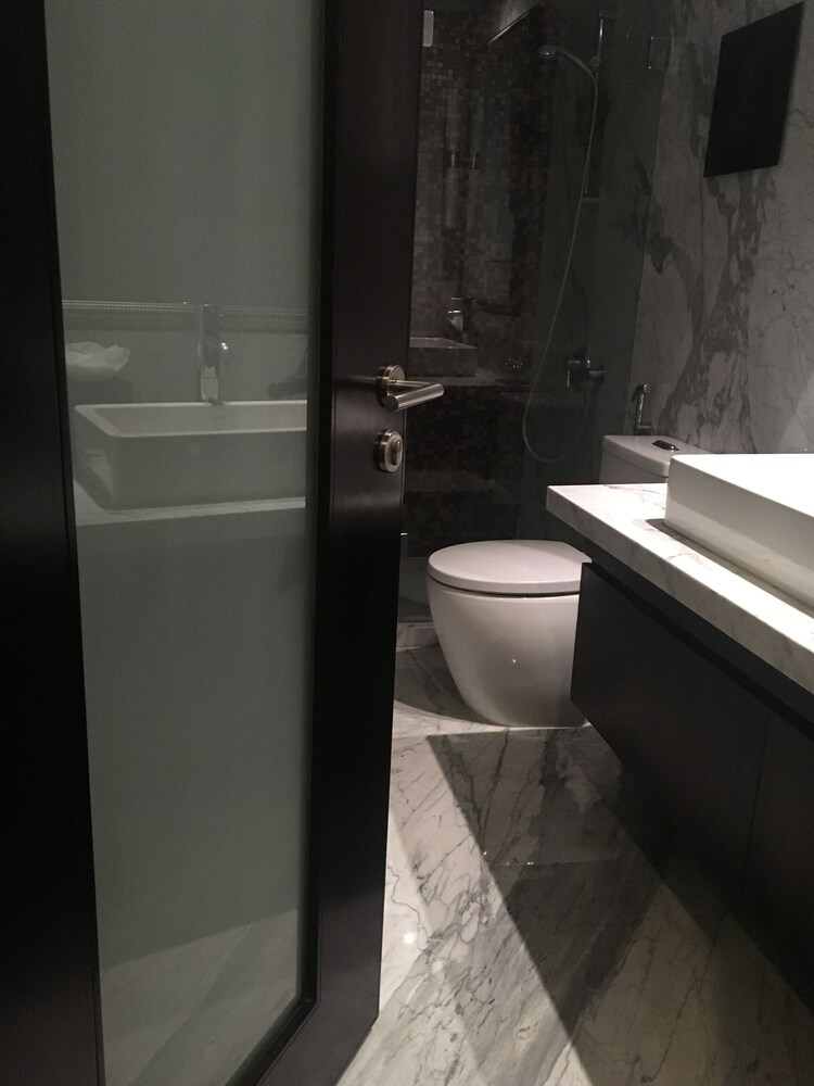 Studio, 1 King Bed - Bathroom