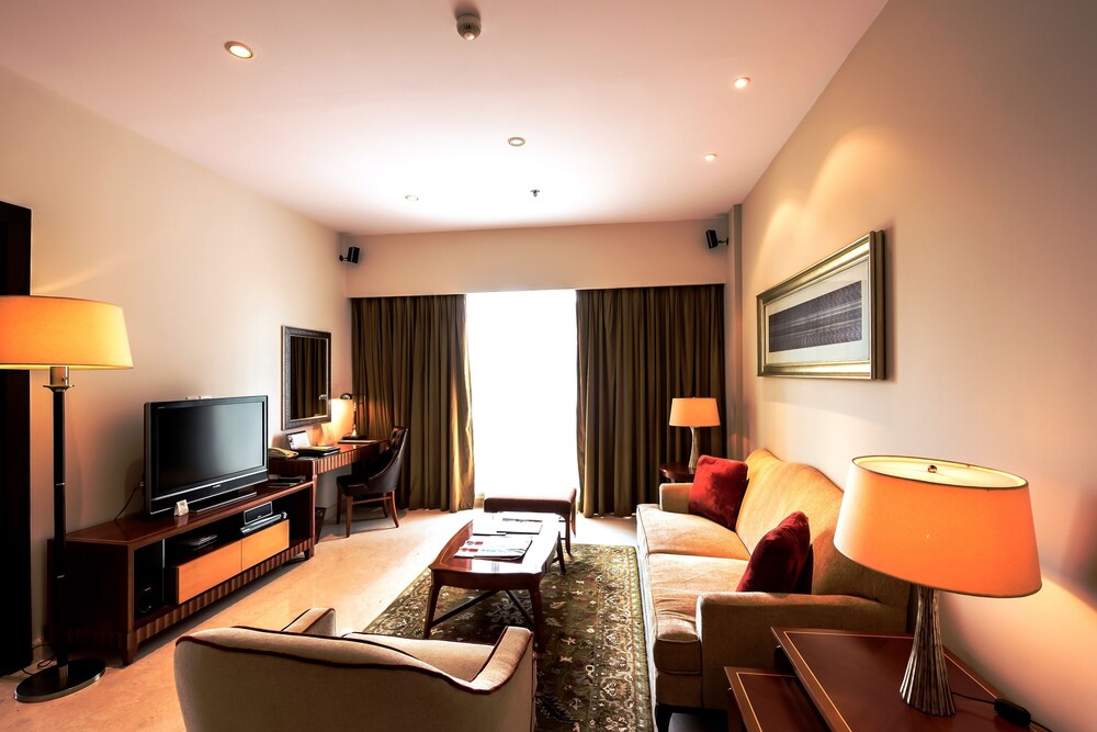 Executive Room, 1 Bedroom - Living Room