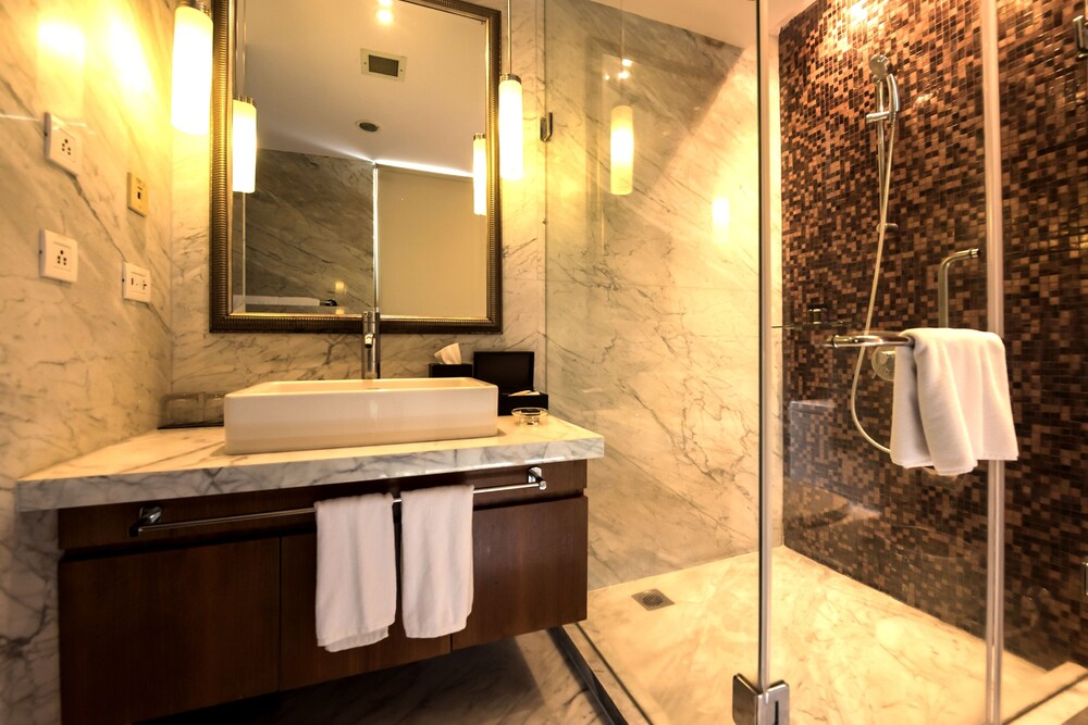Executive Room, 1 Bedroom - Bathroom