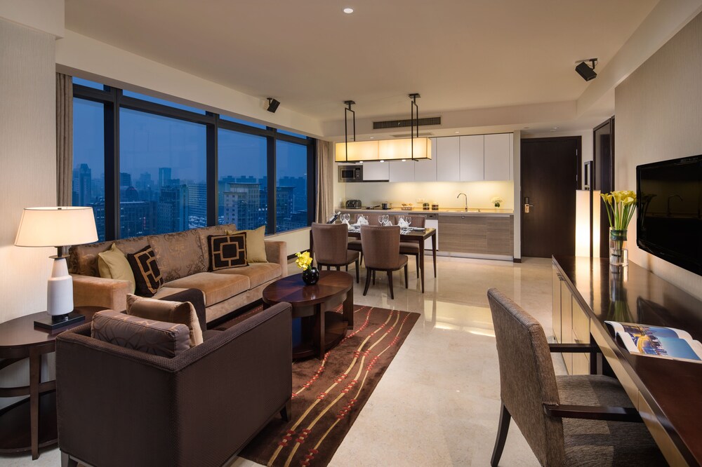 Executive Room, 2 Bedrooms - Living Room