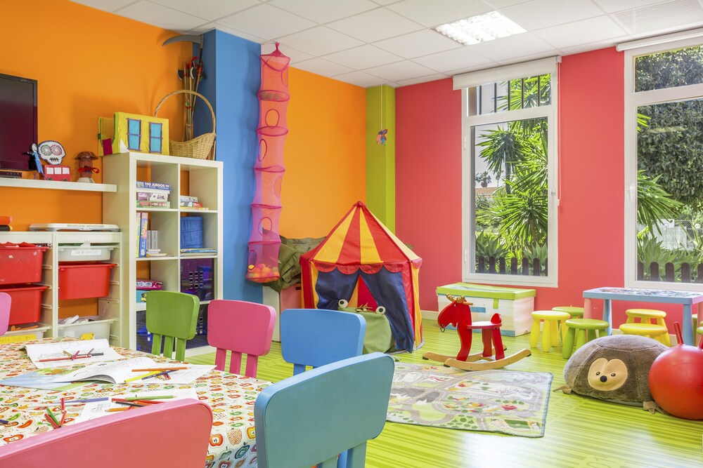 Childrens Play Area - Indoor