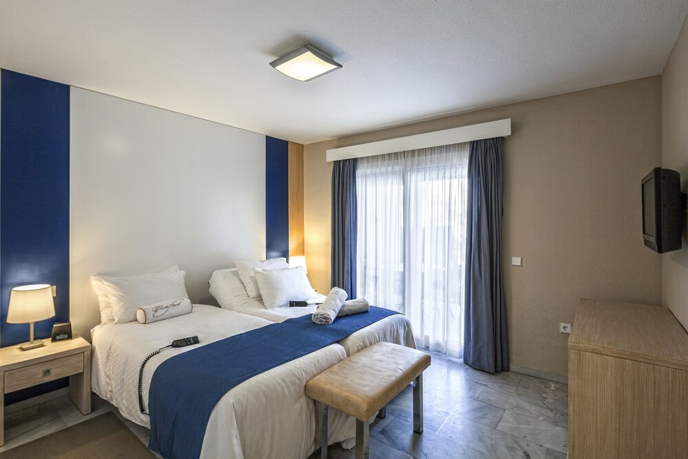 Apartment, 2 Bedrooms (sleeps 6) – Basic Rate - Guestroom