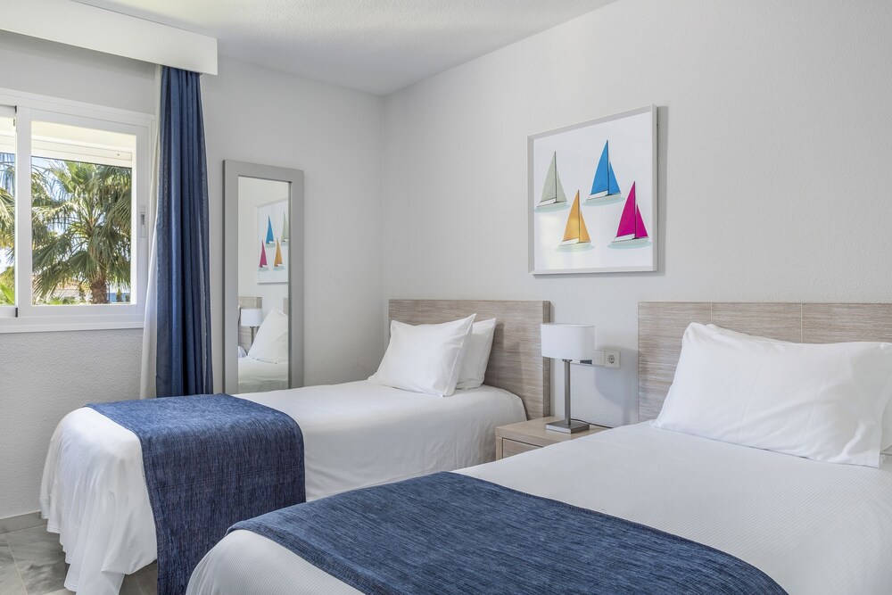 Apartment, 2 Bedrooms (sleeps 6) – Basic Rate - Guestroom