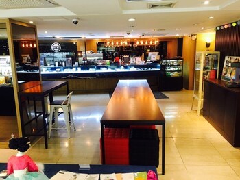 Food Court