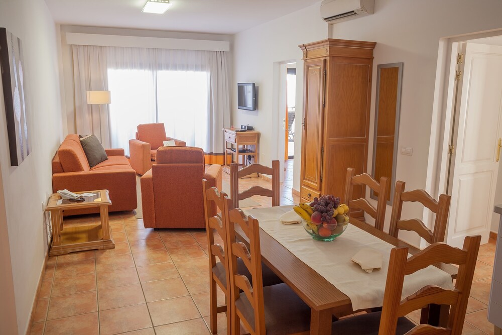 Apartment, 2 Bedrooms (sleeps 6) - Living Area