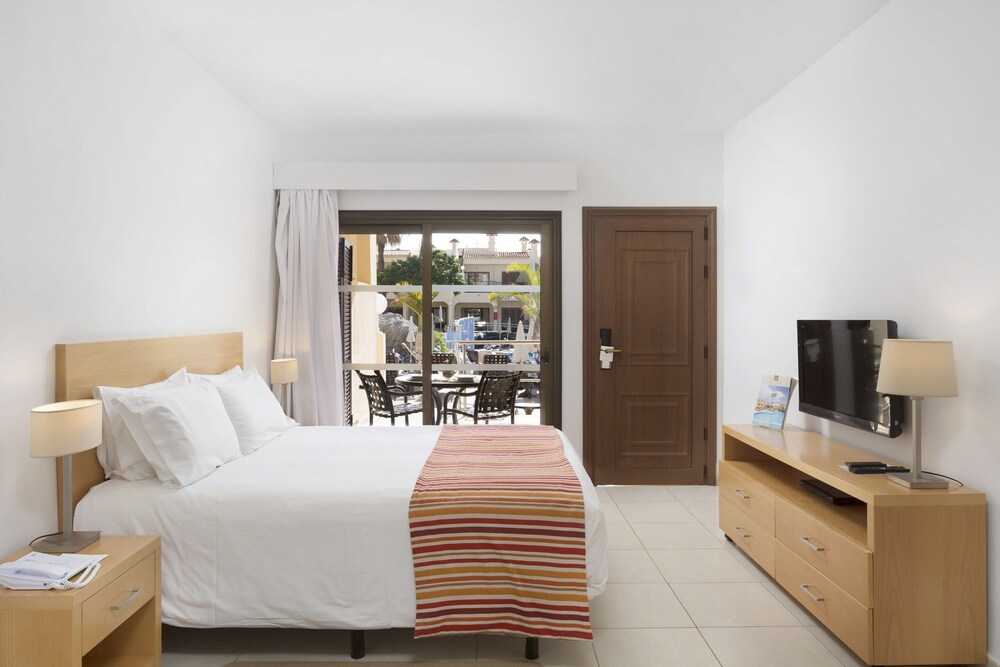 Studio (sleeps 2) - Guestroom