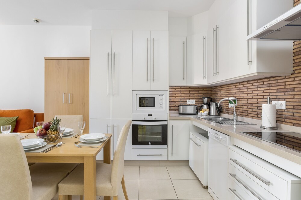 Apartment, 1 Bedroom (sleeps 4) - In-Room Kitchen