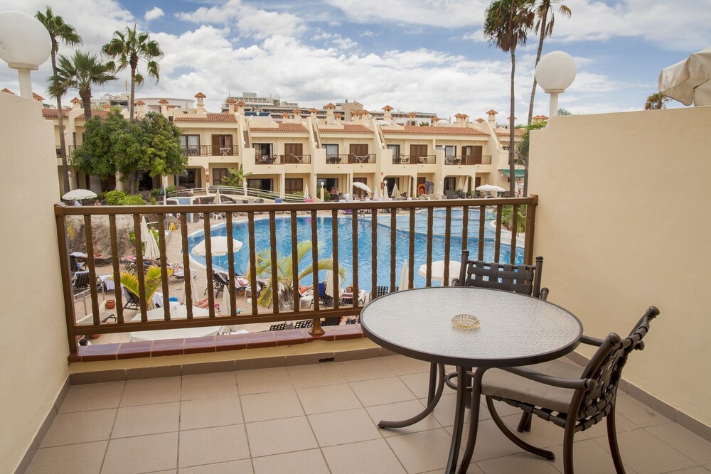 Studio (sleeps 2) - Balcony