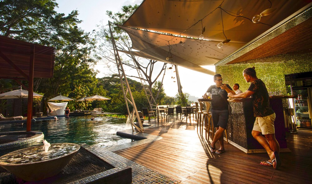 Poolside Bar