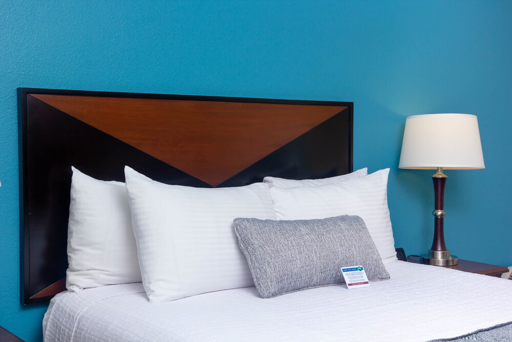 Room, The Belltown Inn