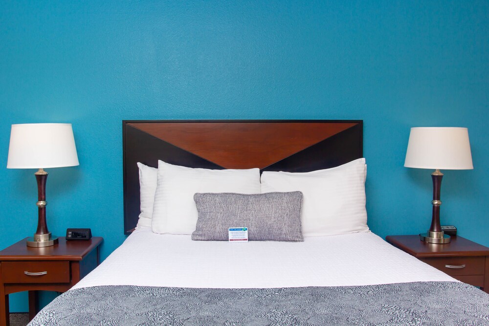 Room, The Belltown Inn