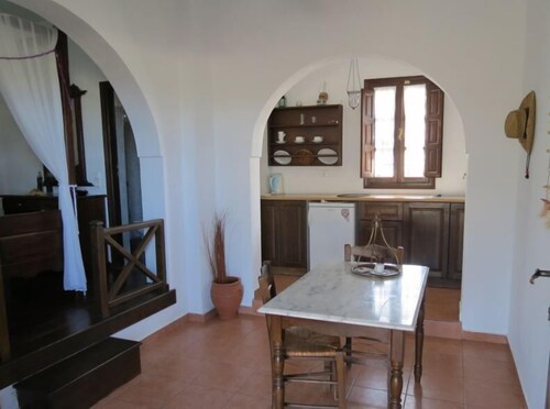 Studio - In-Room Dining