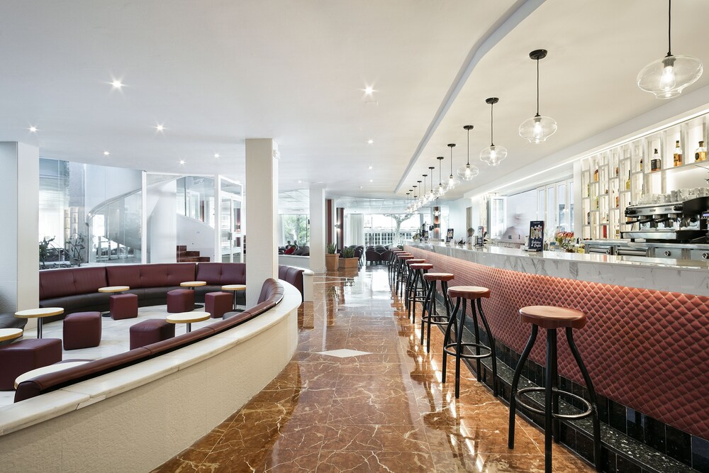 Hotel Bar