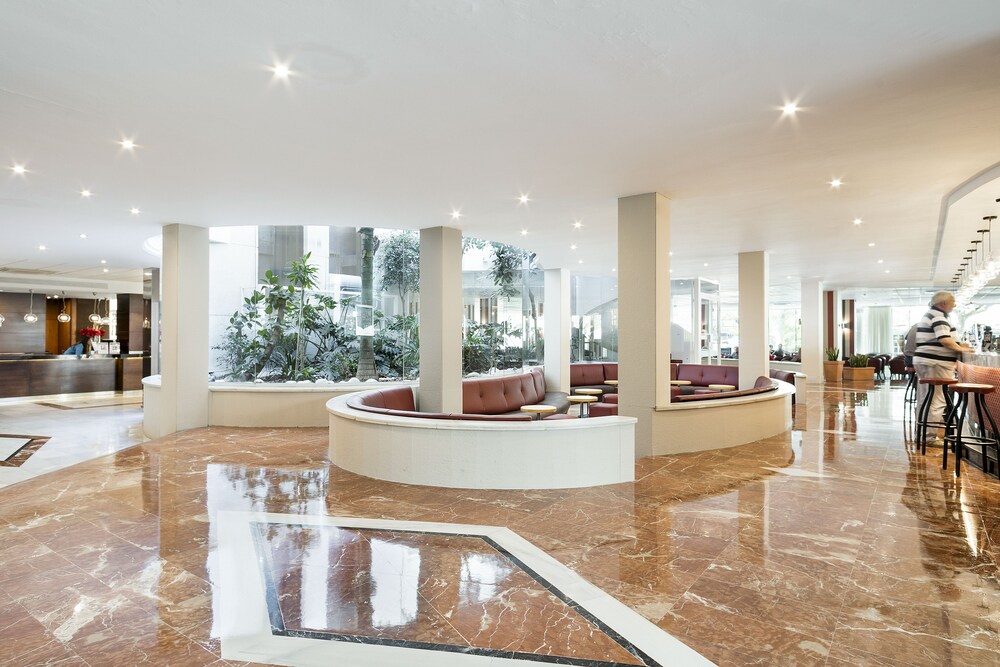 Hotel Bar