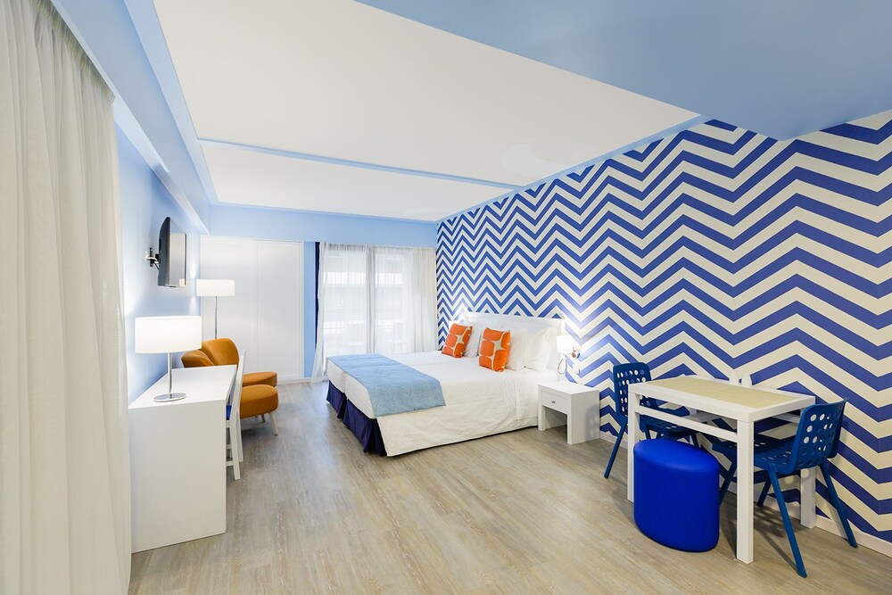 Junior Suite, Balcony (2 Guests) - Guestroom