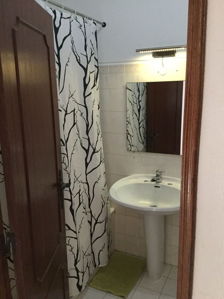Family Apartment, 2 Bedrooms, Balcony - Bathroom