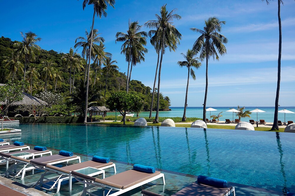 Infinity Pool