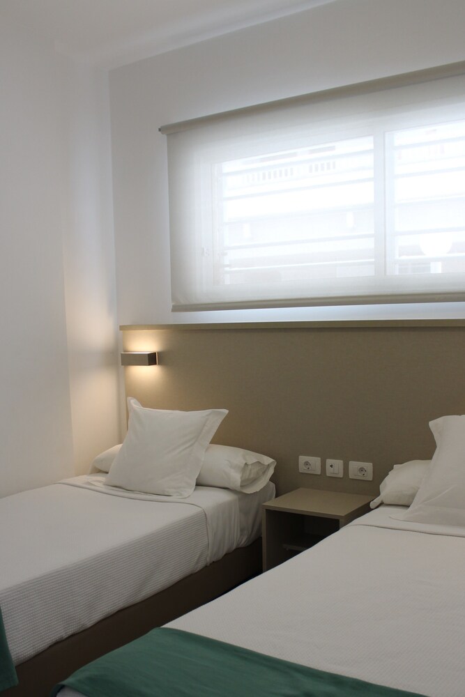 Apartment, 3 Bedrooms - Guestroom