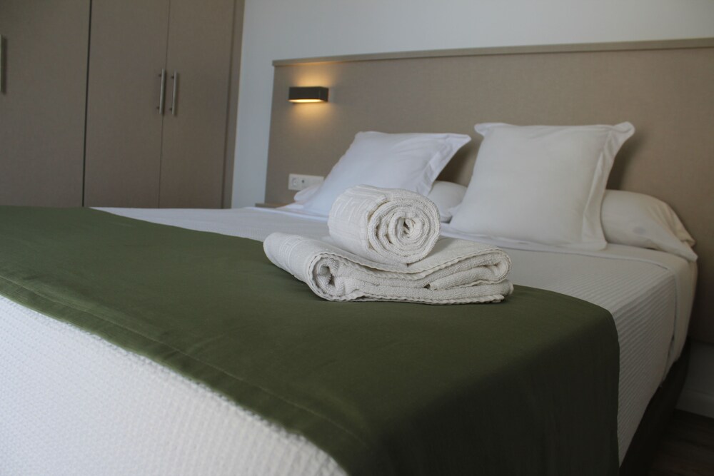 Apartment, 3 Bedrooms - Guestroom